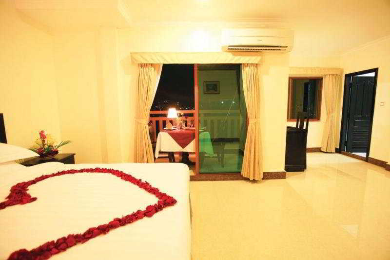 Cardamom Hotel & Apartment Phnom Pen Exterior foto